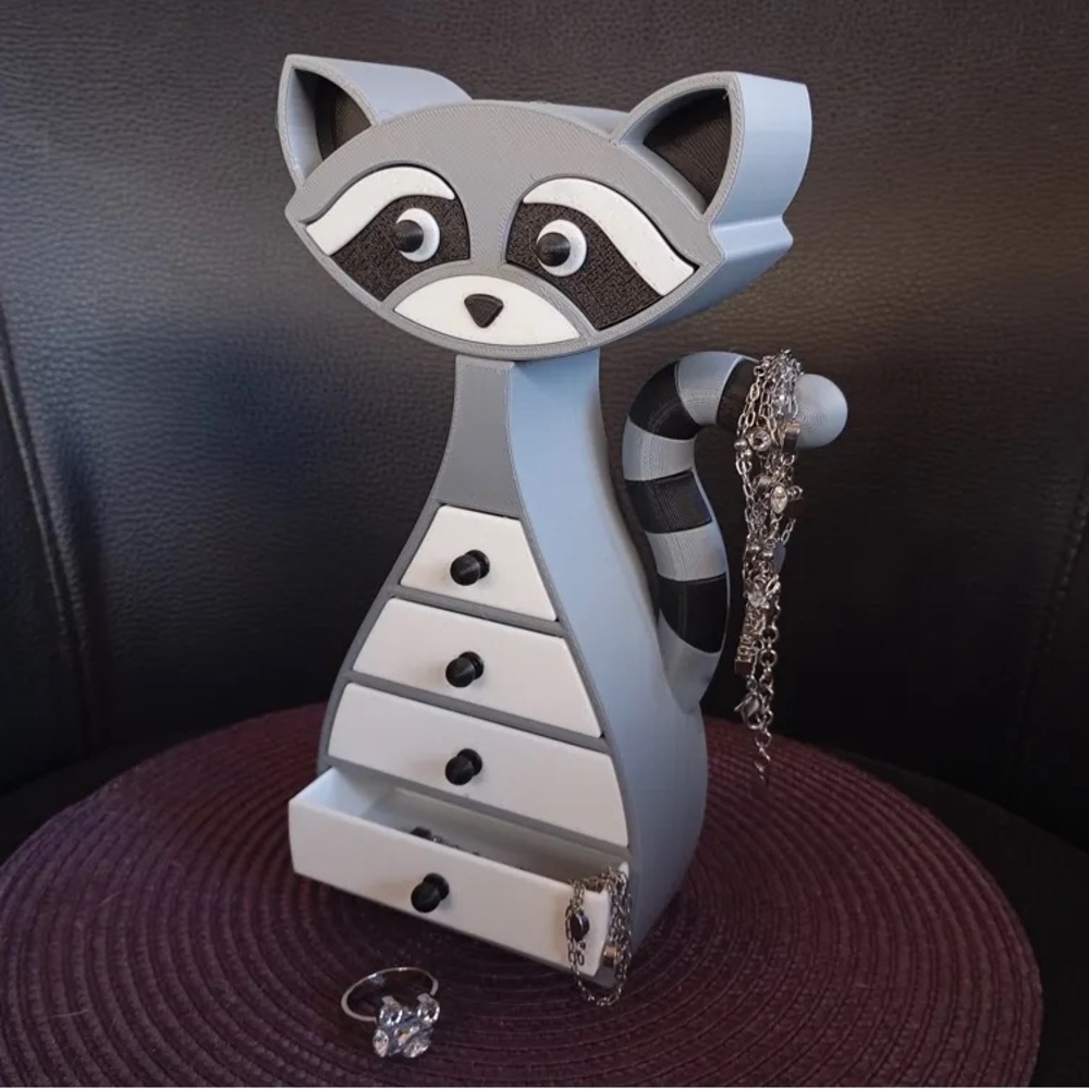 3D Printed Gray & White Raccoon Jewelry Box Holder. - Picture 5 of 8
